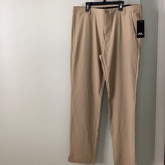 Oakley Men’s Dri-fit khakis - Picture 1 of 5